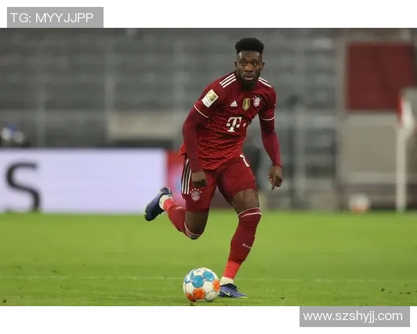 从街头球场到绿茵传奇 足球球星小时候的奋斗历程与成长故事