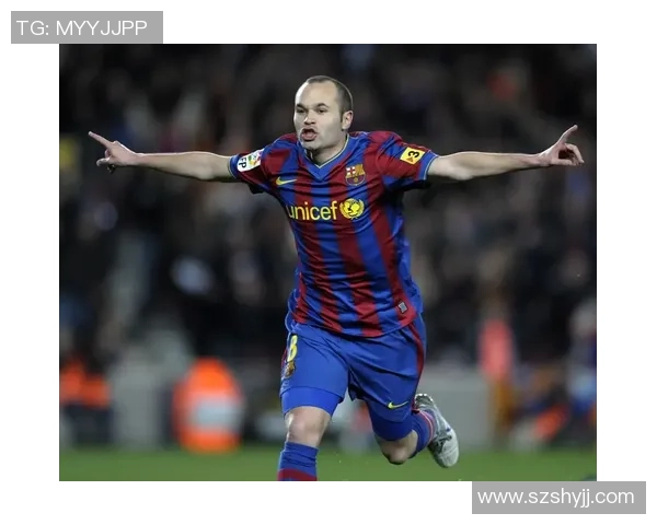 以足球巨星好友头像为核心展现友情与拼搏精神 以足球巨星好友头像为核心展现友情与拼搏精神