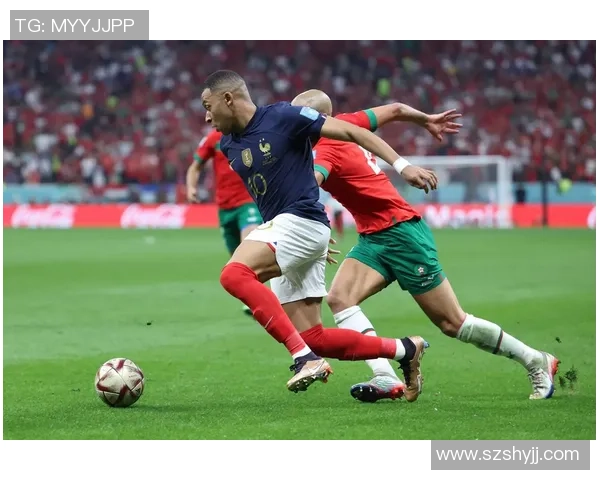 头巾造型点亮绿茵赛场足球巨星独特风格展现个人魅力