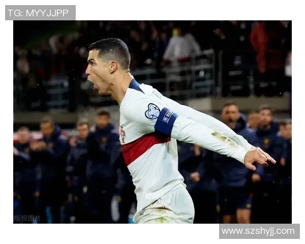 曼联传奇球星C罗的辉煌岁月与跌宕起伏的足球生涯解析